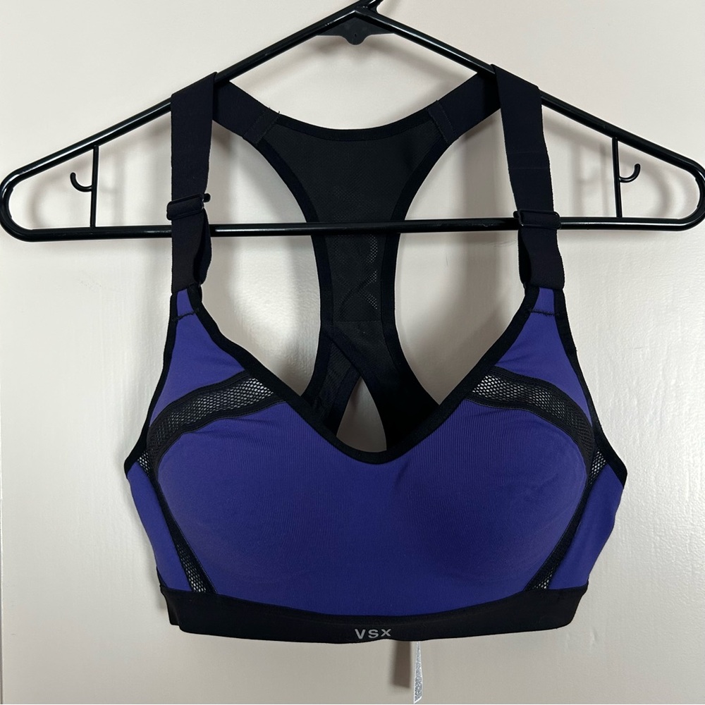 Victoria Secrets, VSX Purple Sports Bra. Size 32b.